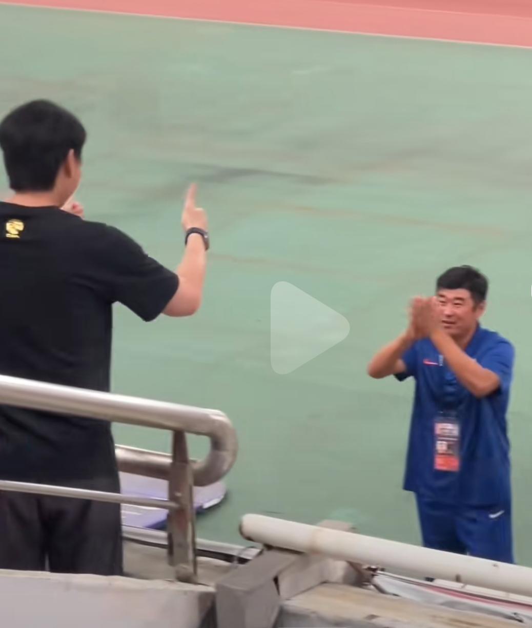 泰山F7（5外援+德尔加多+李小恒）现场观看完山东高速男篮被浙江稠州狂虐，没想到