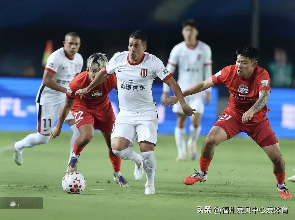 9月6日晚，2026赛季中超联赛第26轮焦点战在郑州航海体育场打响，成都蓉城客场