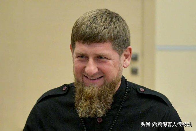 卡德罗夫一直保护车臣免受大规模动员，尽管他信誓旦旦称支持特别军事行动。据《经济学