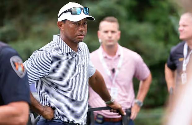 美国著名高尔夫选手被逮捕。

高尔夫球超级巨星的老虎伍兹是卷入一场车祸在佛罗里达