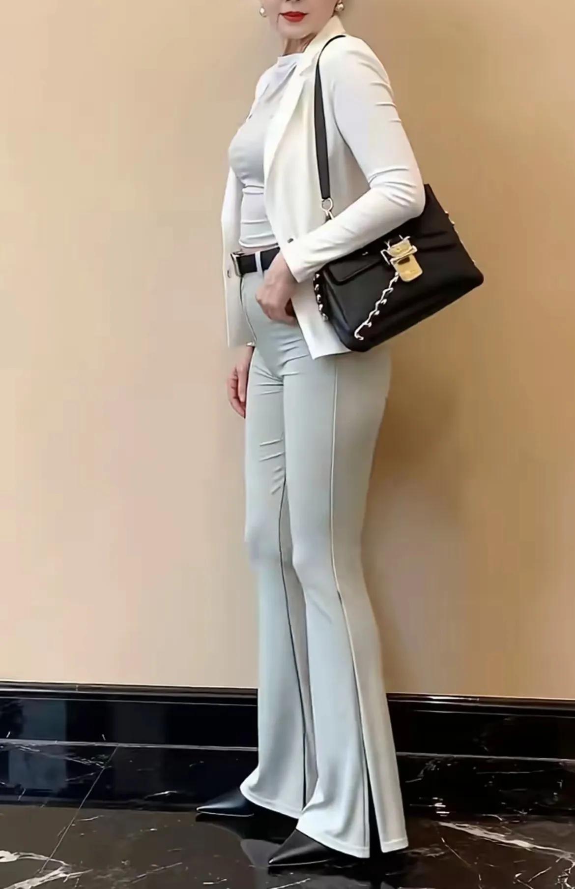 不露脸，你们猜猜时髦奶奶年龄多大？估计90%的人都会猜错的，从身材判断一个人的年