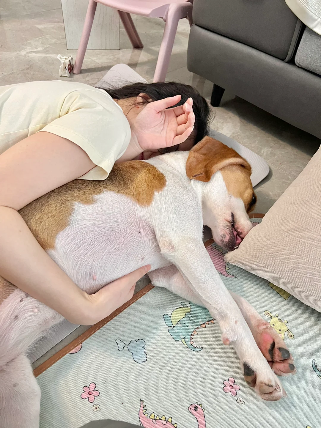 幸福的瞬间—和小比睡