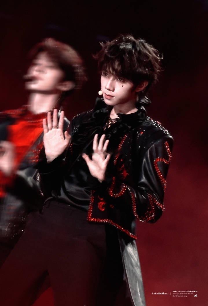 橹穆双人舞台：王橹杰好帅！做得好棒🩵🩵🩵🩵🩵 