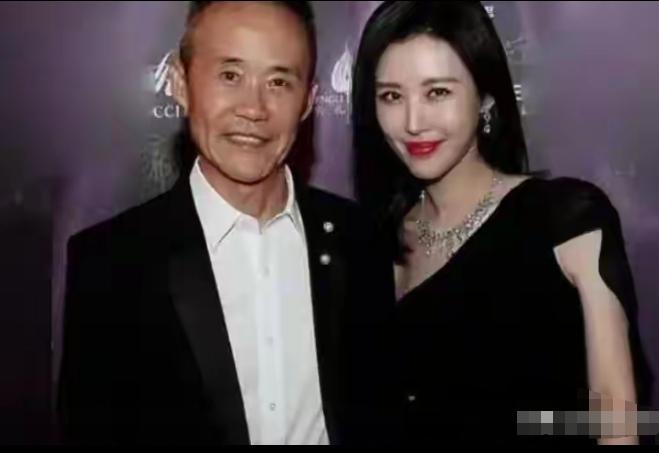 75岁的王石娶了娇妻田朴珺后意气风发准备重返房地产吗？自从王石娶了娇妻田朴珺后，