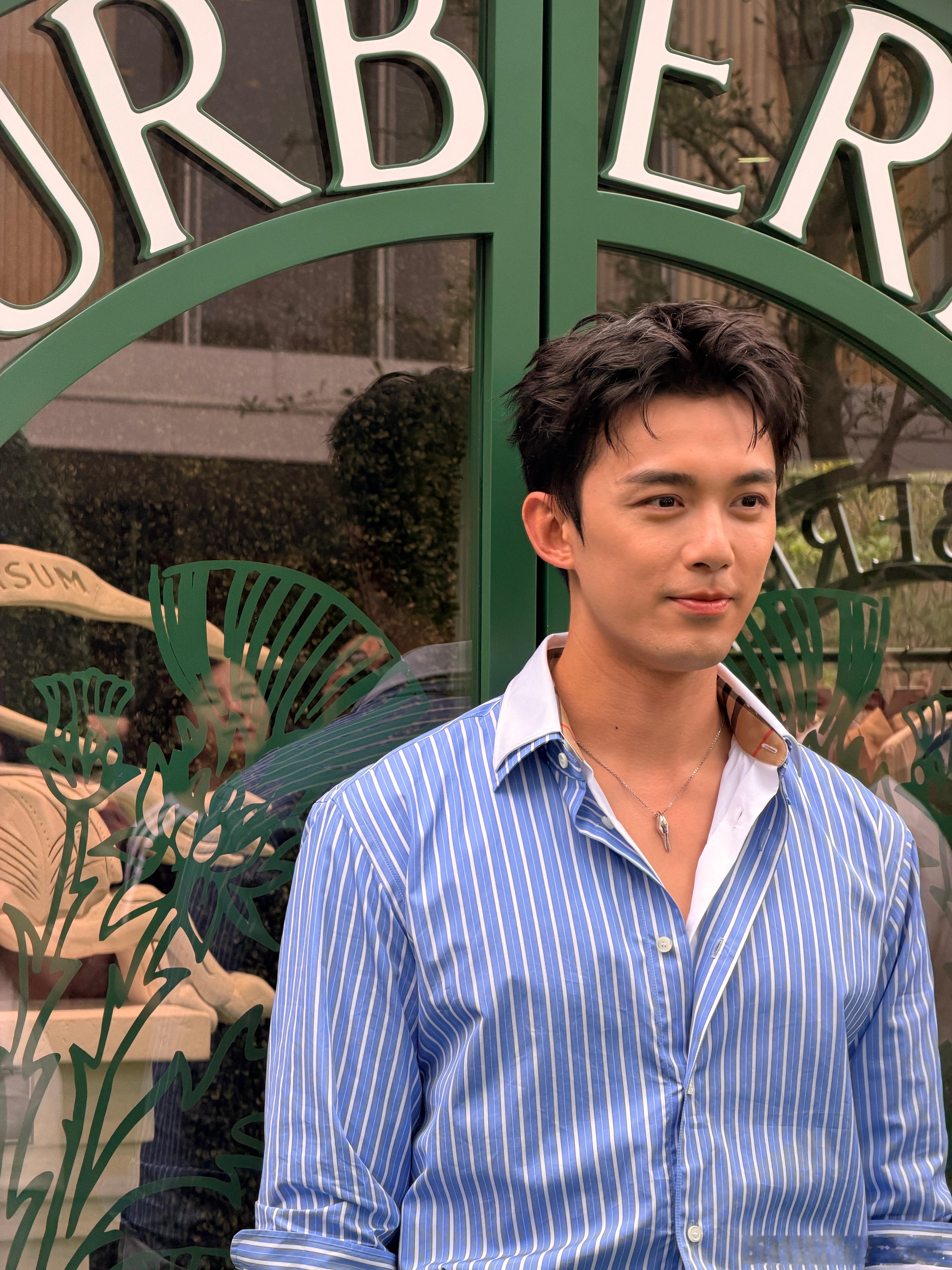吴磊｜BURBERRY 盛夏秘境清爽少年气息✨📍上海·恒隆广场吴磊吴磊Burb