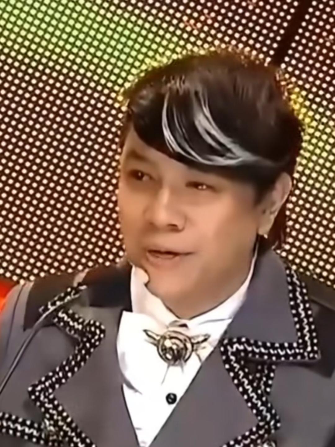 先有小S和田馥甄现在有来个蔡康永这三个人都是一类货色，
没钱的时候就哭穷装可怜，