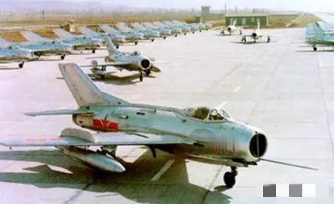 1979年，埃及空军嫌弃中国歼-6落后，不愿给钱，僵持不下之际，团长刘国民冒出一