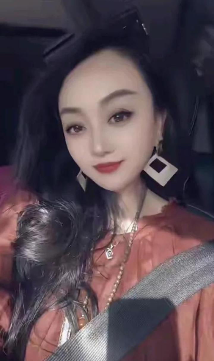 令人惋惜！
河北廊坊全屋整装女老板卢玉青突然离开，年仅44岁，无数中年人看完沉默