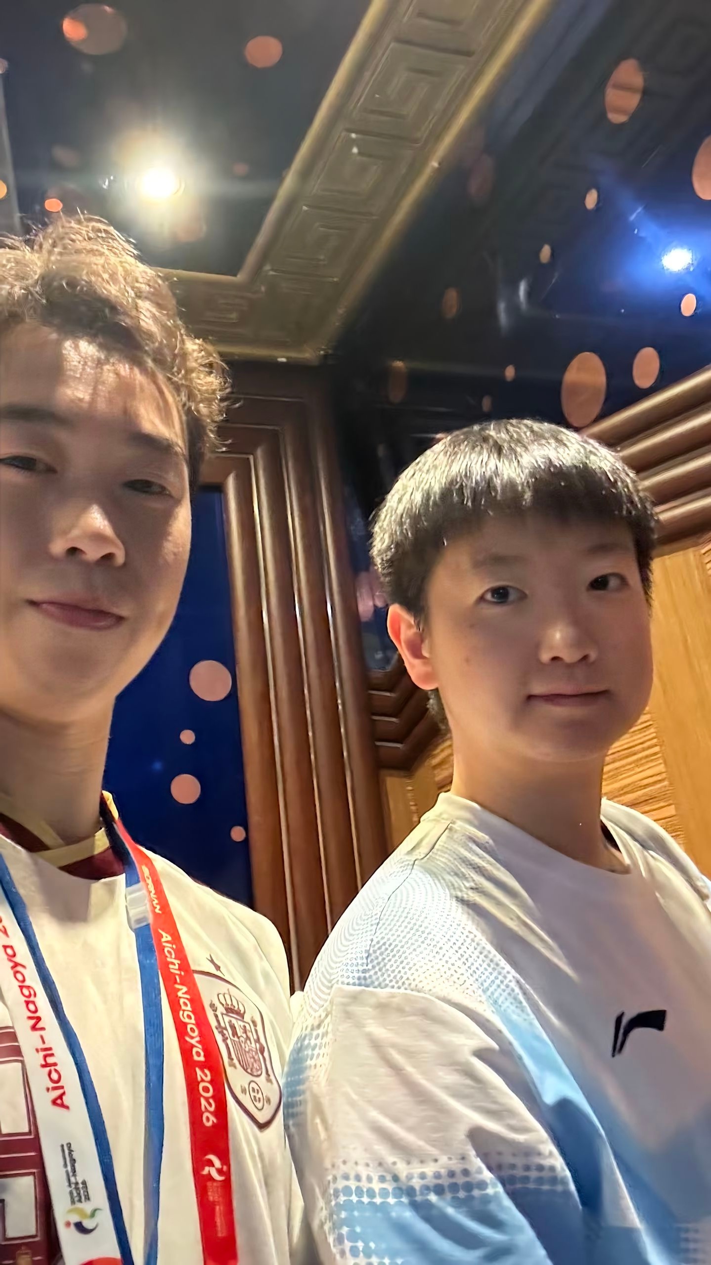 啊啊啊这个脸颊肉小宝自拍来惹[抓狂] ​​​