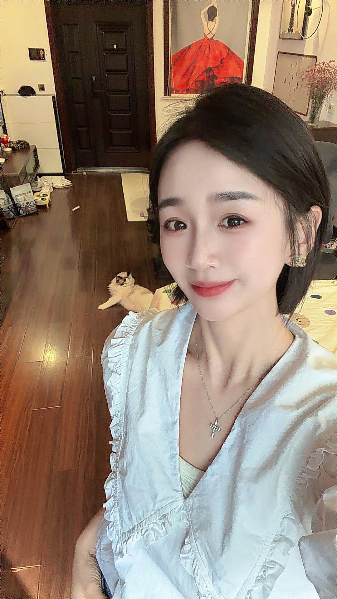 能够不断的认识自己是一件很幸福的事情，人是流动的，我的状态不停的变化...