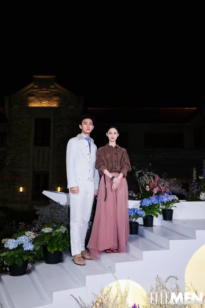 王天辰郭晓婷可曾做过什么同桌王天辰郭晓婷的缘分也太绝了！同为93年生、5岁出道，