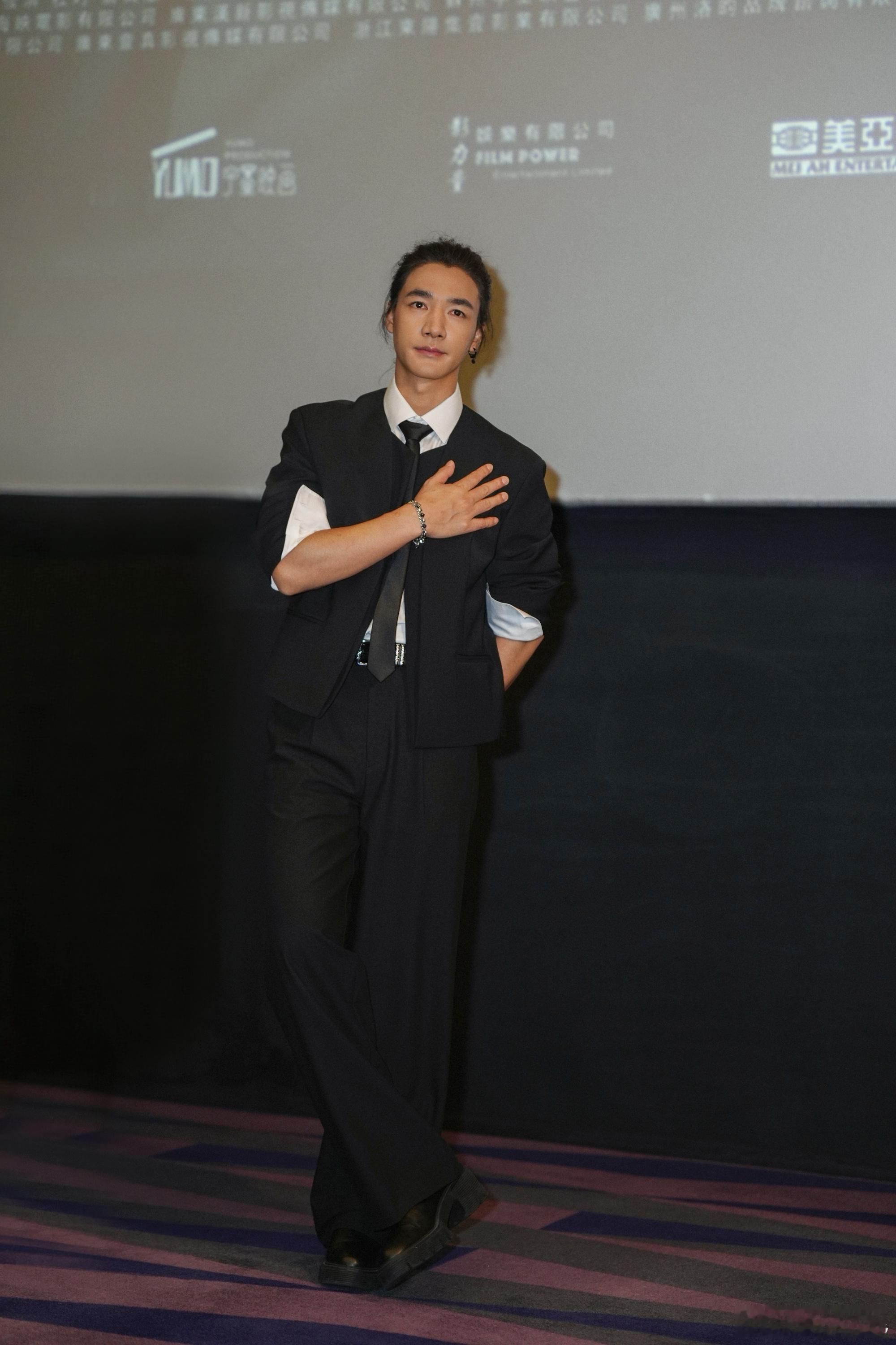 此沙四城路演收官 四城路演圆满画上句号一路奔波，真的太拼了💛终于可以歇一歇，好
