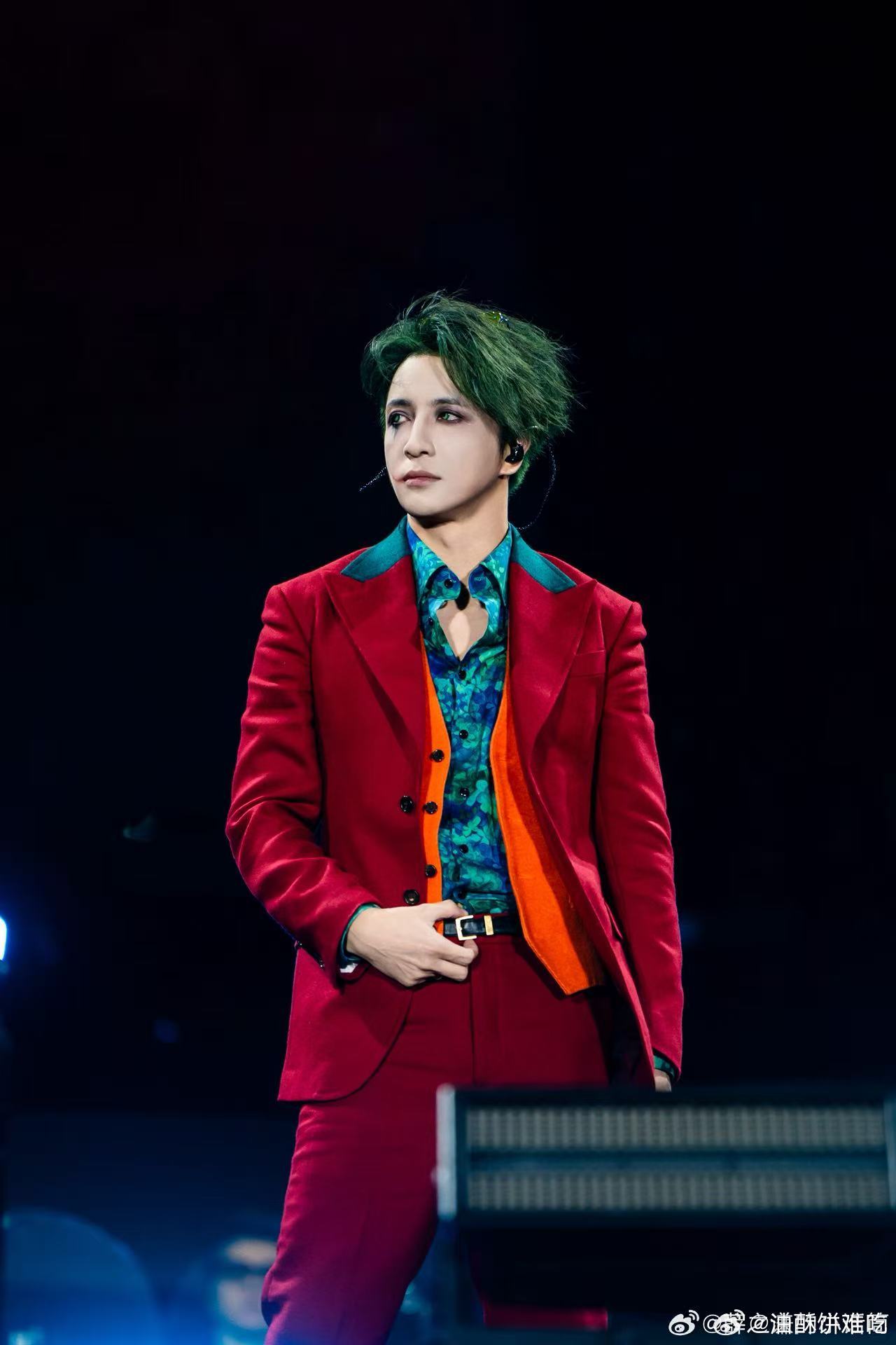 薛之谦万兽之王太原站官宣 王者从荒芜中归来，踏碎星河，携风而至。“万兽之王”巡回