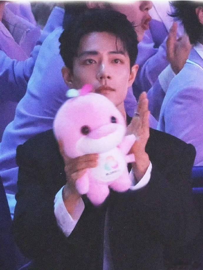 肖战和大湾鸡，两个萌物 