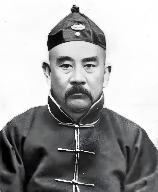 【张勋不忘旧恩】
 
“辫帅”张勋在江宁布政使许振祎家当书童时，偷卖了许家一只珍