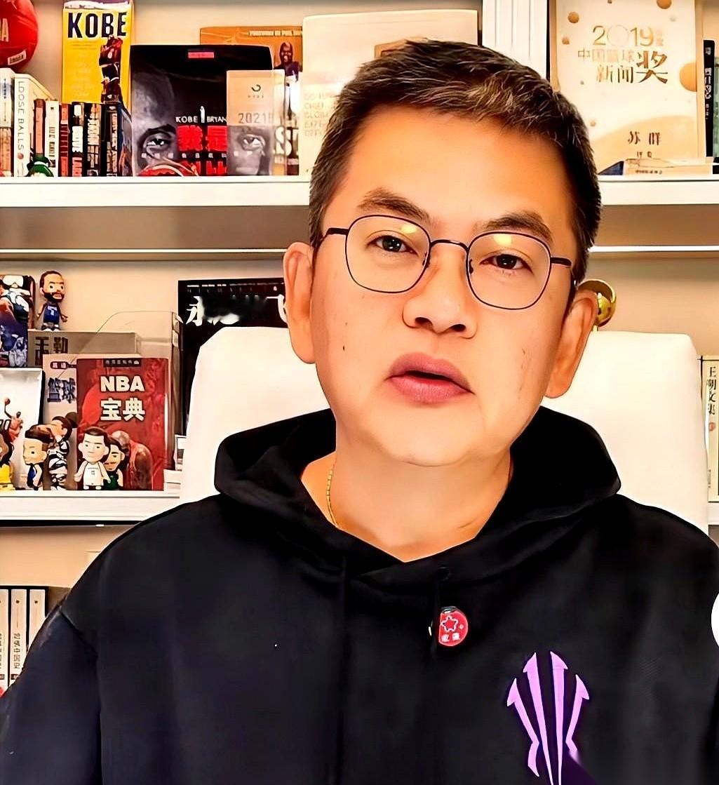 苏群这次，算是把天给聊明白了。
直接跟乔丹说：老爷子，时代变了。
这话太对了。