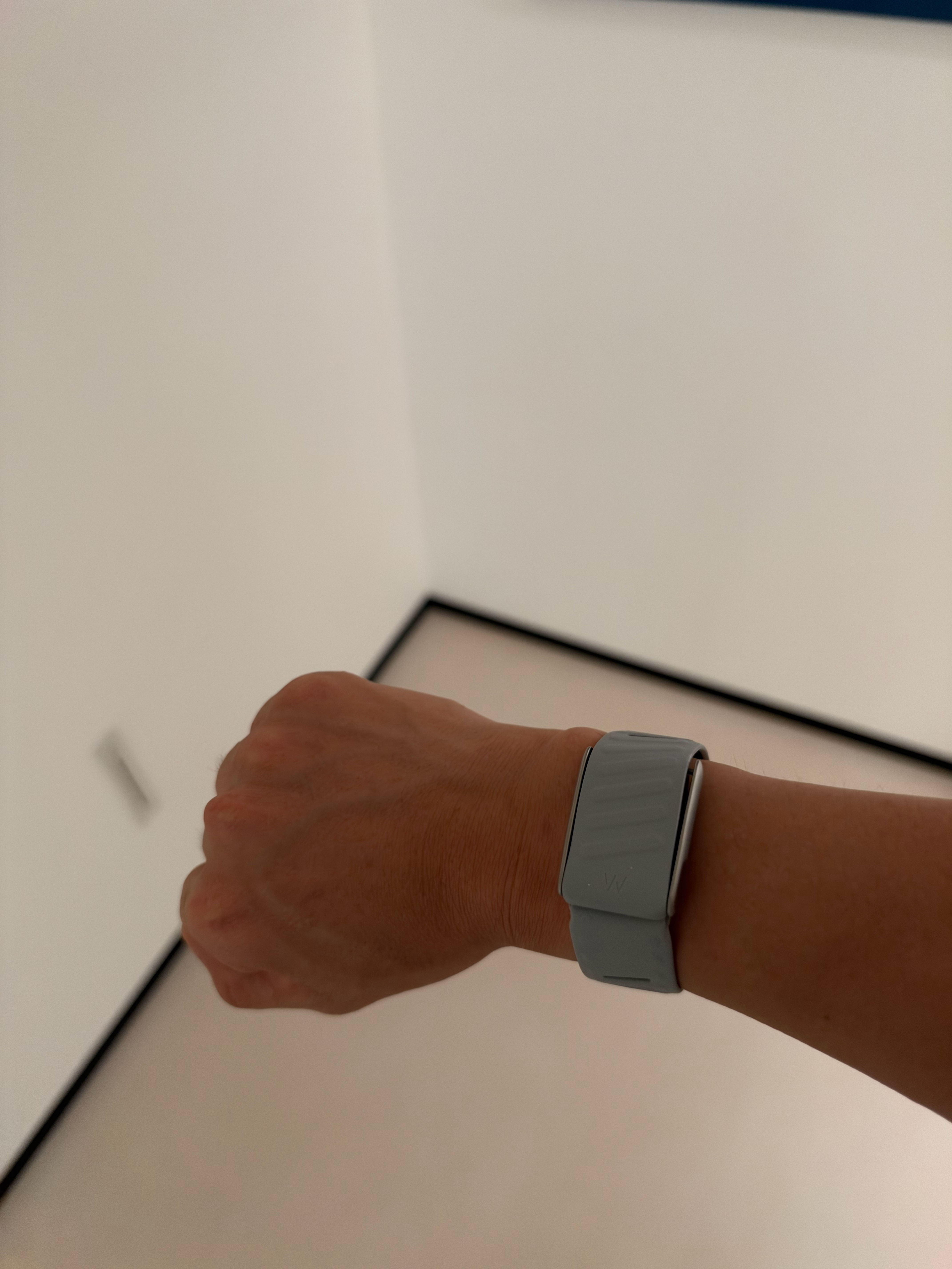 我这个 whoop 手环的充电模块找不到了，怎么办[泪奔] ​​​