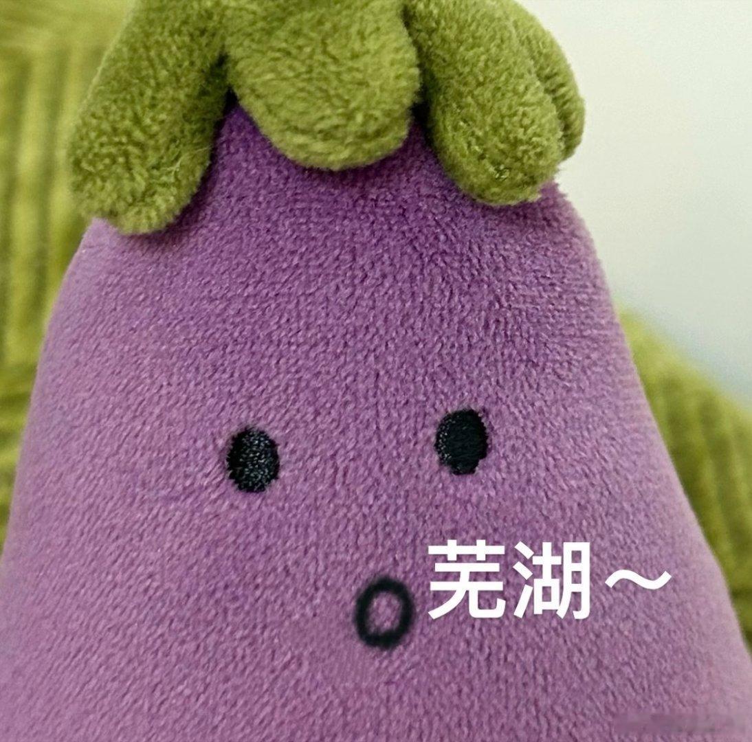 好像看到了群像剧大结局片尾曲盛夏搭配毕业季氛围感直接拉满，全网都在循环翻唱经典校