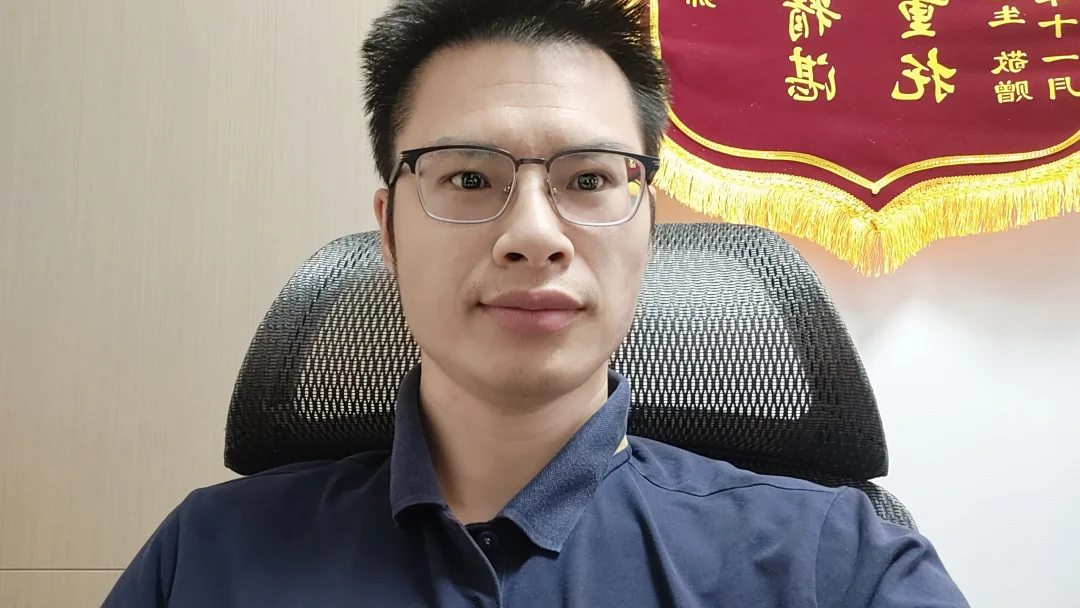 曾律师正在抓紧归档案件