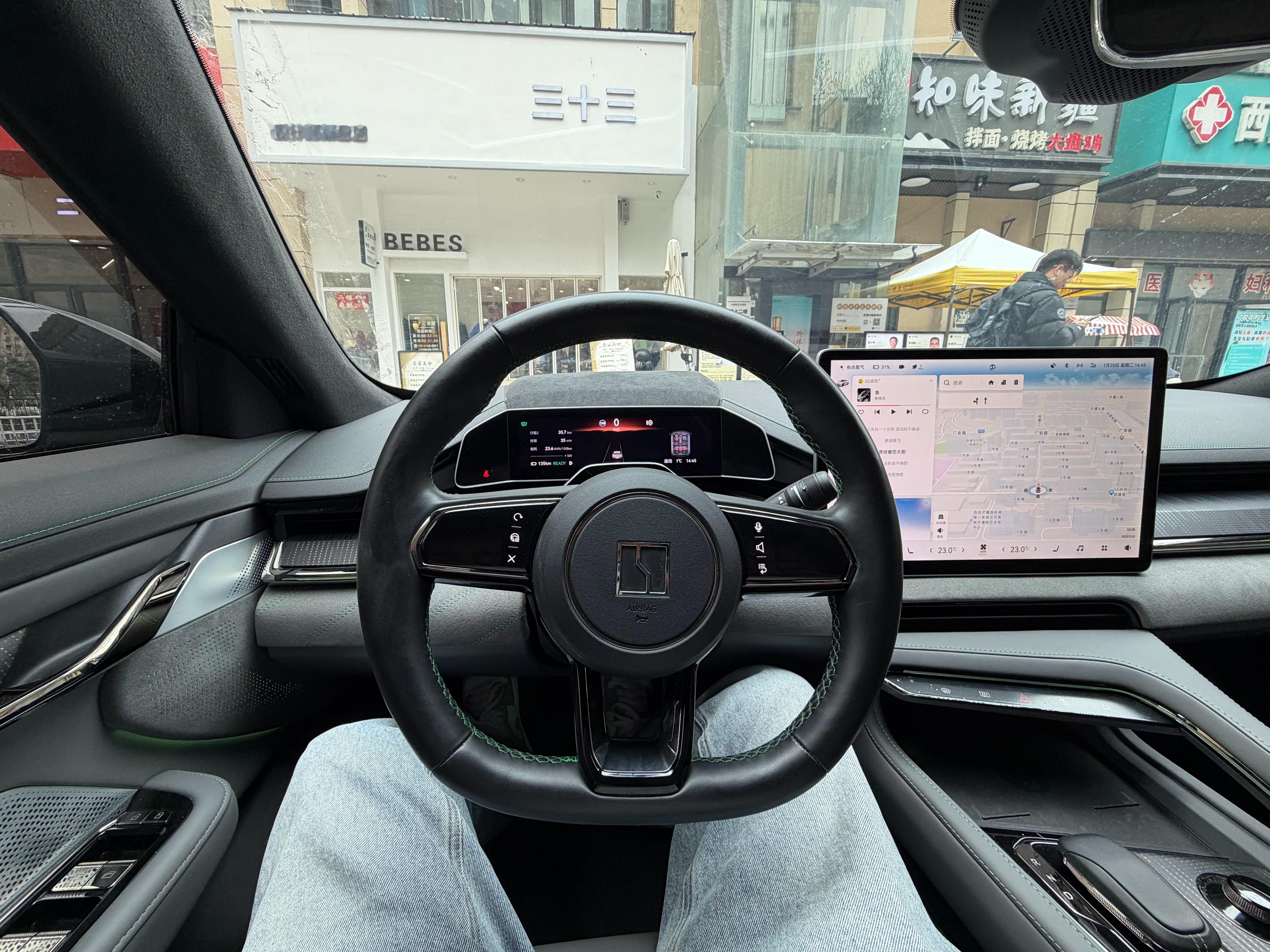 极氪001开三年半了，终于知道方向盘加热是什么感觉了 西安