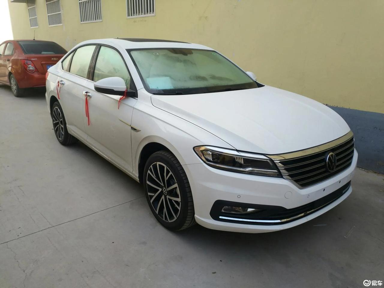 【车主：方向盘挺轻便的，比较灵活，转向精准】

朗逸2021款280TSI双离合