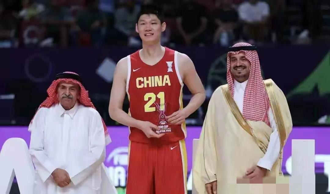 易建联之后，胡金秋来了，期待中国男篮越来越好……！

1：胡金秋人品好，胡金秋属