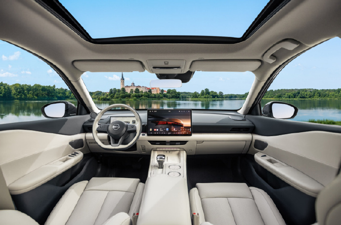 燃油智能第一车东风日产天籁携手华为鸿蒙座舱，打破“智能即电动”的认知，这是传统燃