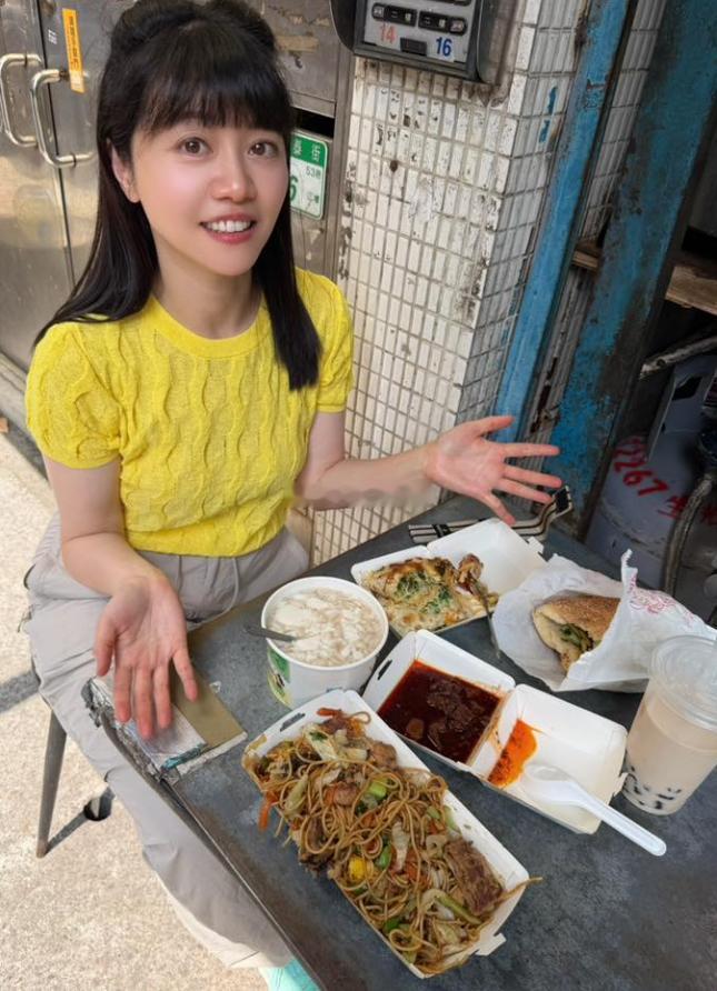 高甲鱼这一顿饭的量，够我吃两三顿了，我还得配上黄瓜丝、萝卜丝解腻热点观点，郑丽文