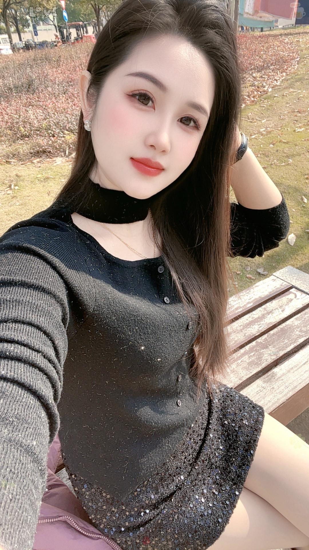 生活不简单，尽量简单过，一苦一甜是生活，一朝一夕是日子，所有的最好，都...