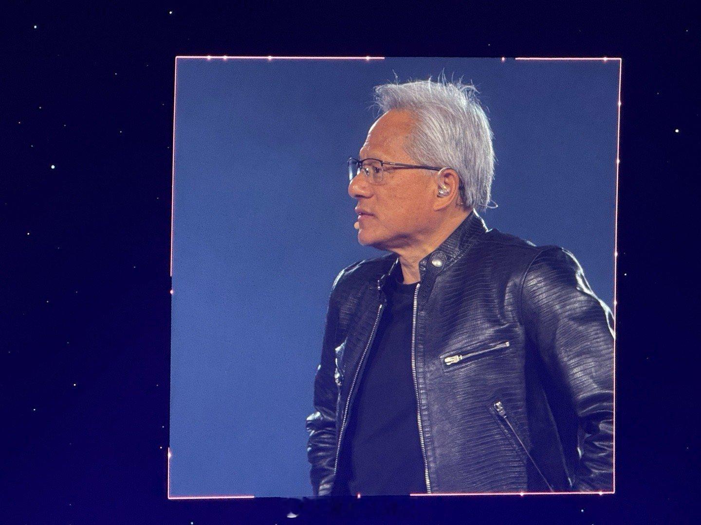 黄仁勋表示，他对加州拟议的针对亿万富翁财富征收5%税款并不担心。这位英伟达CEO