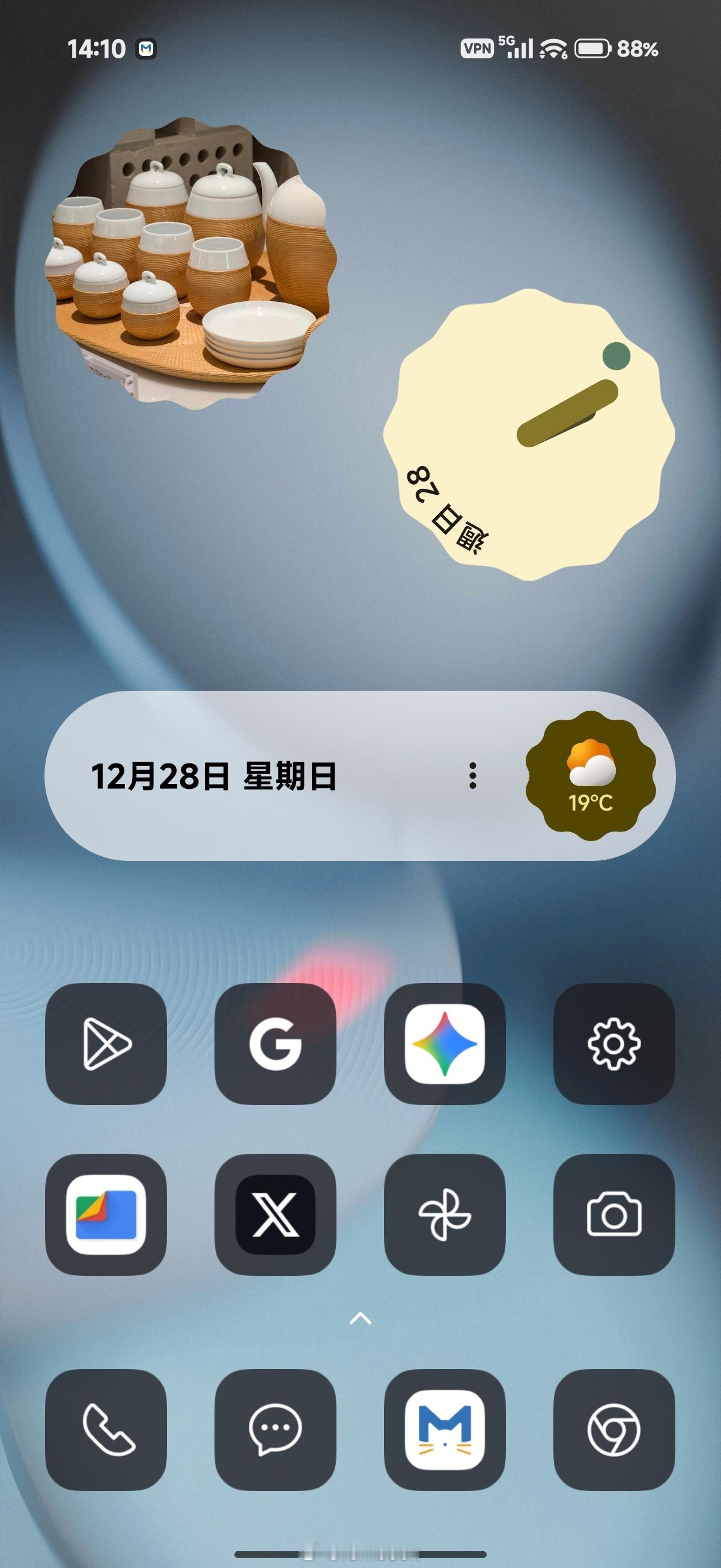 不过所有小米手机都可以用小米17 Ultra 这套徕卡主题，徕卡经典和徕卡简约都