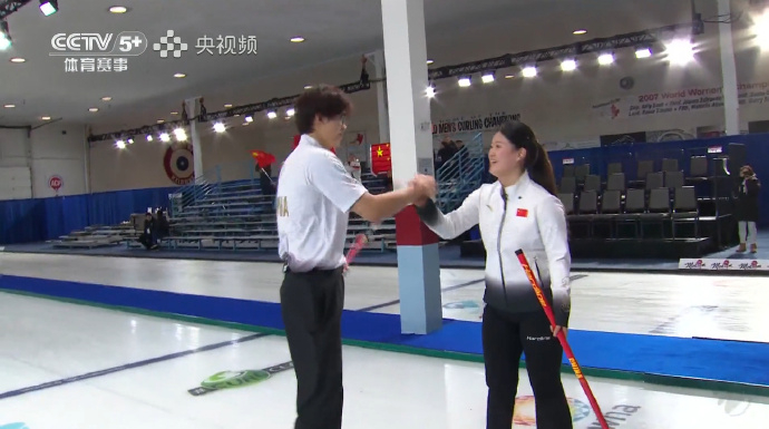 冰壶混双中国7比4丹麦 冬奥冰壶混双资格赛，中国组合叶紫萱/于森7比4战胜丹麦队