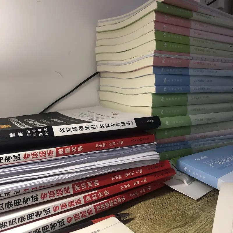 考公上岸后,真就人生圆满了吗? 考公上岸后，人生真就圆满了？别再神化考编了。现在