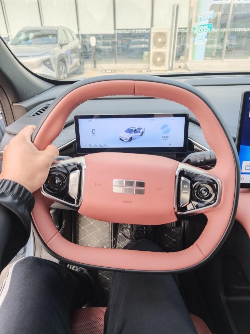 银河L6 2025款EM-i 1.5L 60km启航版

裸车价：8.40万
