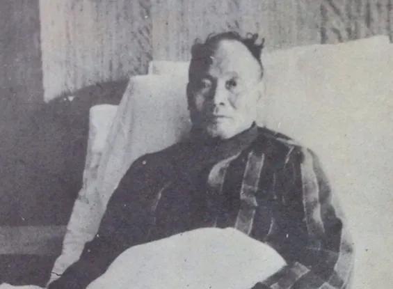 1954年汤恩伯死在手术台上，蒋介石只是轻飘飘地说了一句：死了也好。汤恩伯是蒋介