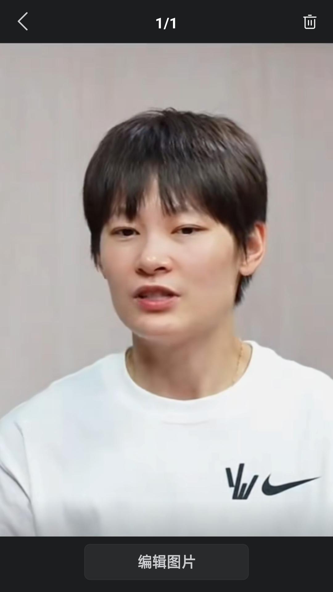 【近日前中国女篮队长杨力维接受央视体育主持人于嘉采访直言，选择打篮球完全是受父母