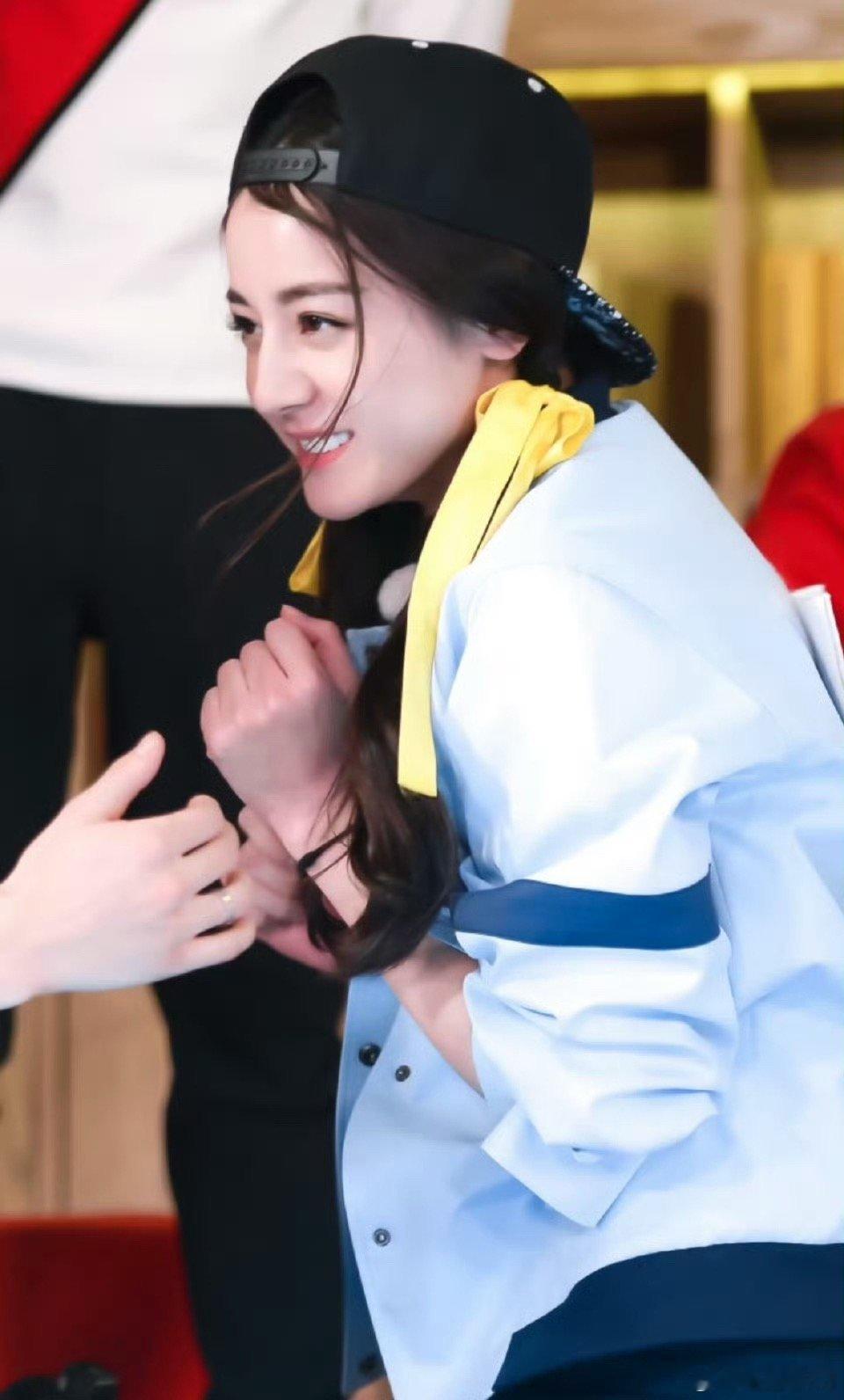 迪丽热巴跑男只录了12天 我记得热巴高雯之后出圈，录了跑男，就爆火了果然命里带火