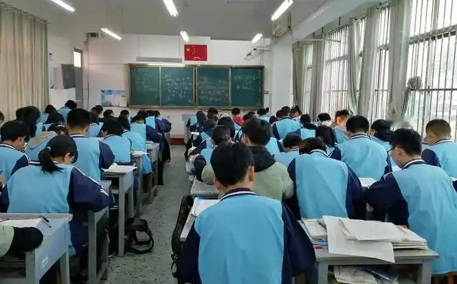 初二真是分水岭，很多人成绩都会下滑！抓好下面这几件事，才有机会考上重点高中

1