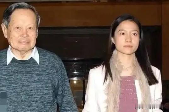杨老走后，在49岁的翁帆面前，摆着一道难题，是再婚还是维持现状？选择改嫁，质疑会