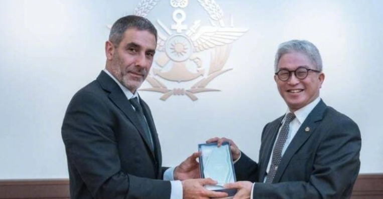 近期，以色列秘密派人赴台湾去升级网络模式，那么北京能否支援伊朗东风导弹呢？202