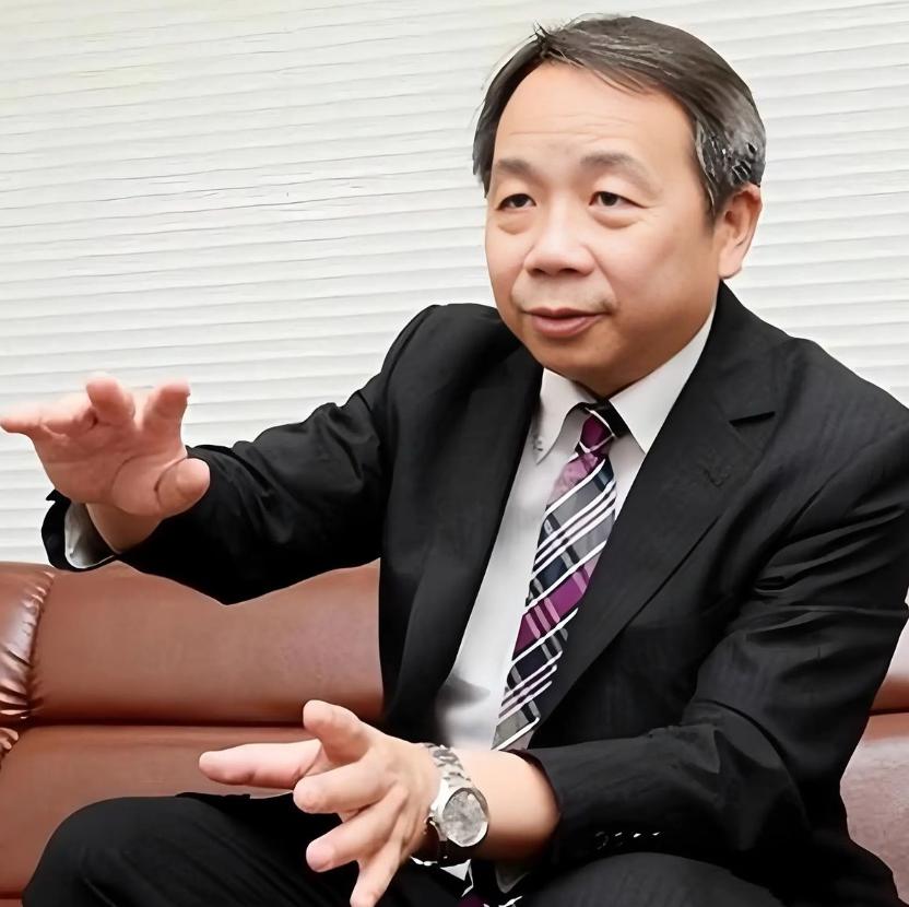 处境尴尬的石平总算出来说话了！在我方经贸代表团访问北方四岛之后，多次窜访台湾的石