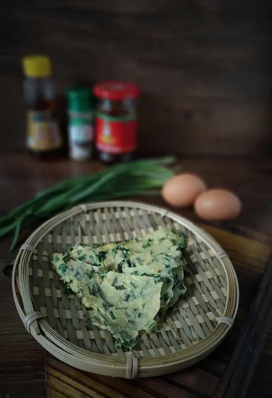 我觉得应该是马兰头，在我们老家马兰头过了清明就基本不吃了，因为到那时应该都老掉发