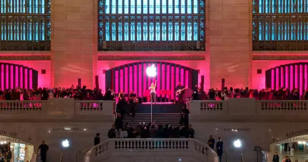 蘋果成立50周年慶?；顒永^續上演 本周將擴大到英國法國等多個國家