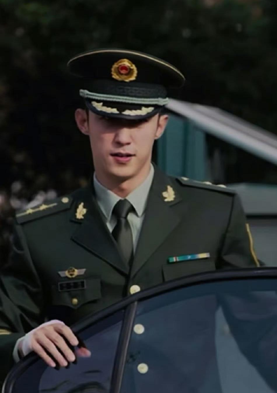 黄景瑜的一个粉丝博主因病去世，最后的愿望就是希望能被黄景瑜翻牌，黄景瑜得知粉丝去