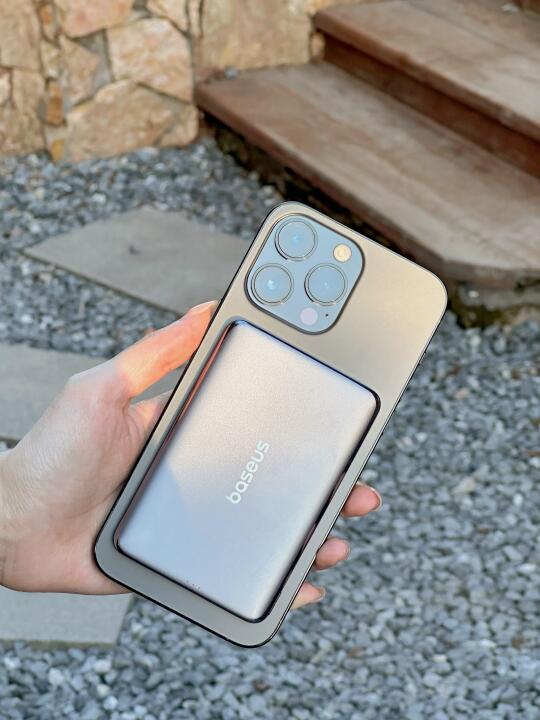 3c认证磁吸充电宝，简直就是轻薄届实力派！