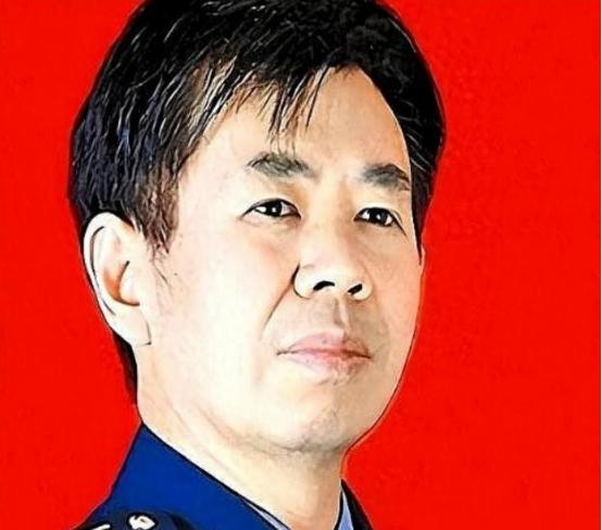 军事专家戴旭有个观点，很扎心。他说我们航母下水，五代机上天，导弹快到没影，家底越