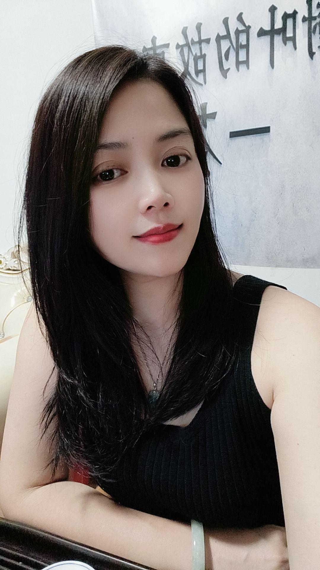 胖点就胖点吧，开心才是最重要的，发现年纪越大 身体代谢越差，越想控制饮食，吃的就