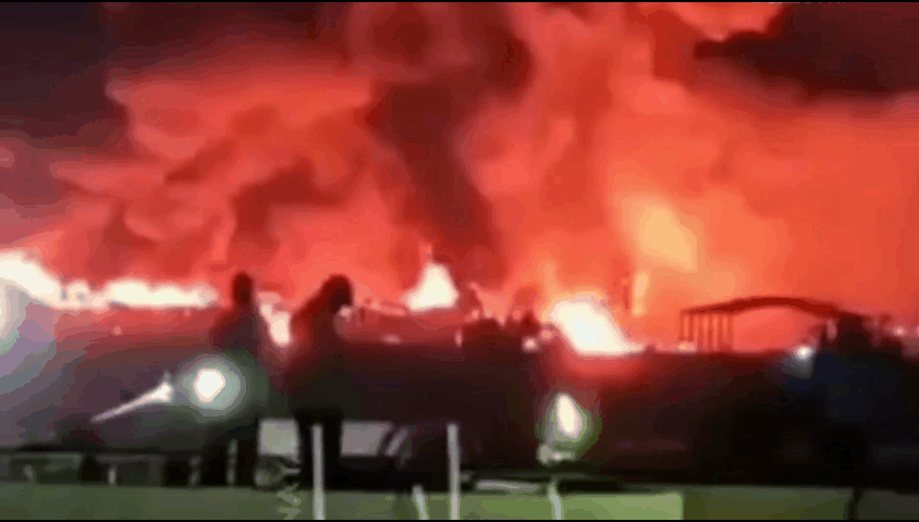 美国哈里伯顿公司在伊拉克巴士拉的办公楼和仓库遭伊朗无人机袭击后被烧毁。