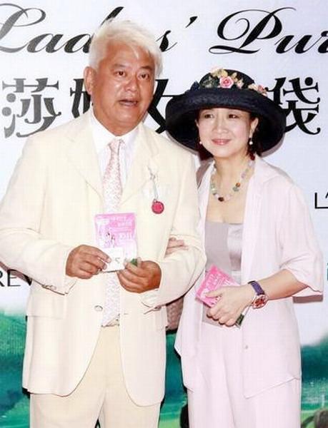 💑陈百祥 & 黄杏秀：46 年丁克爱情，穿搭藏着相处密码


74 岁还染金发