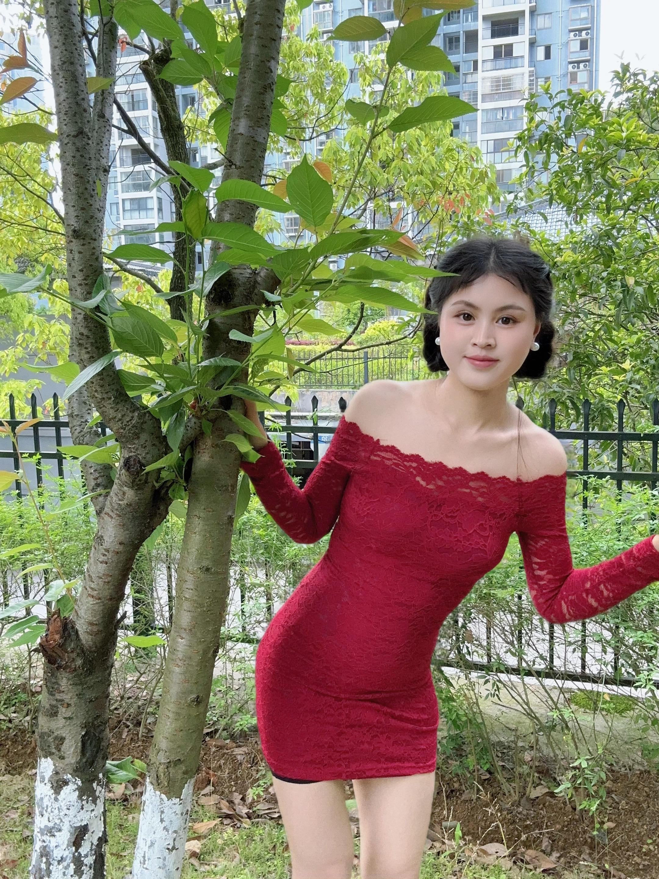 我见青山多妩媚，料青山见我应如是。